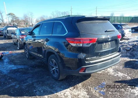2018 Toyota Highlander Le z USA, uszkodzony, nr VIN 5TDBZRFH4JS820760
